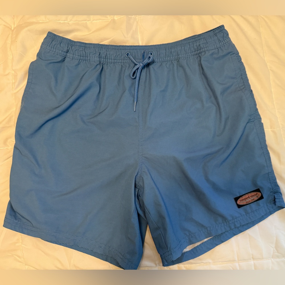 Vineyard Vines Men’s Blue Swimsuit Medium